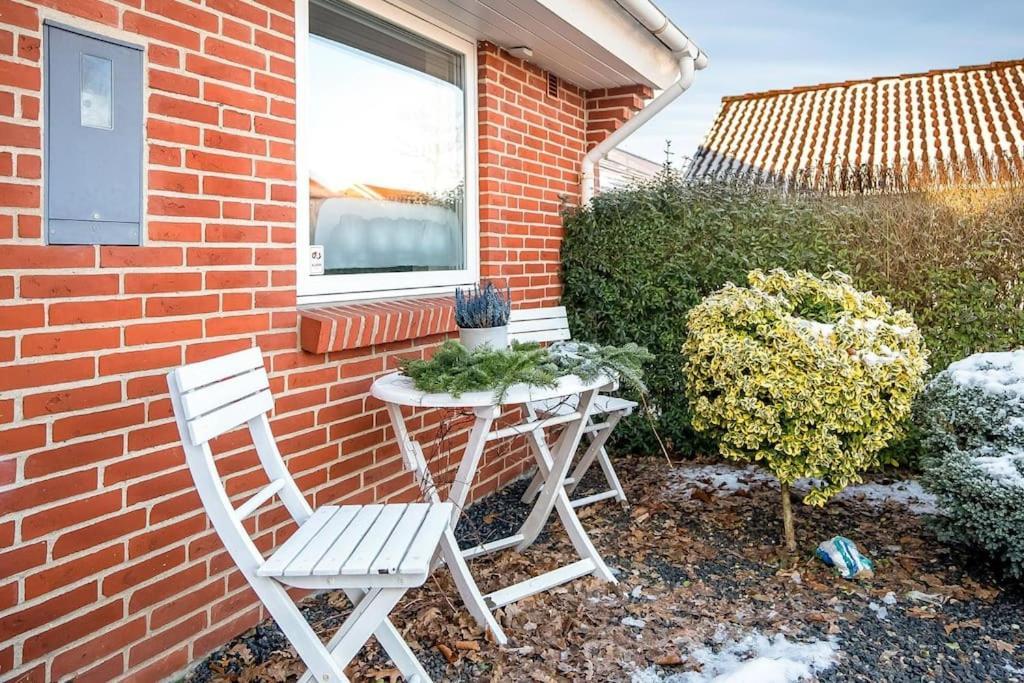 Nice And Cozy Family House At Billund Center Bagian luar foto