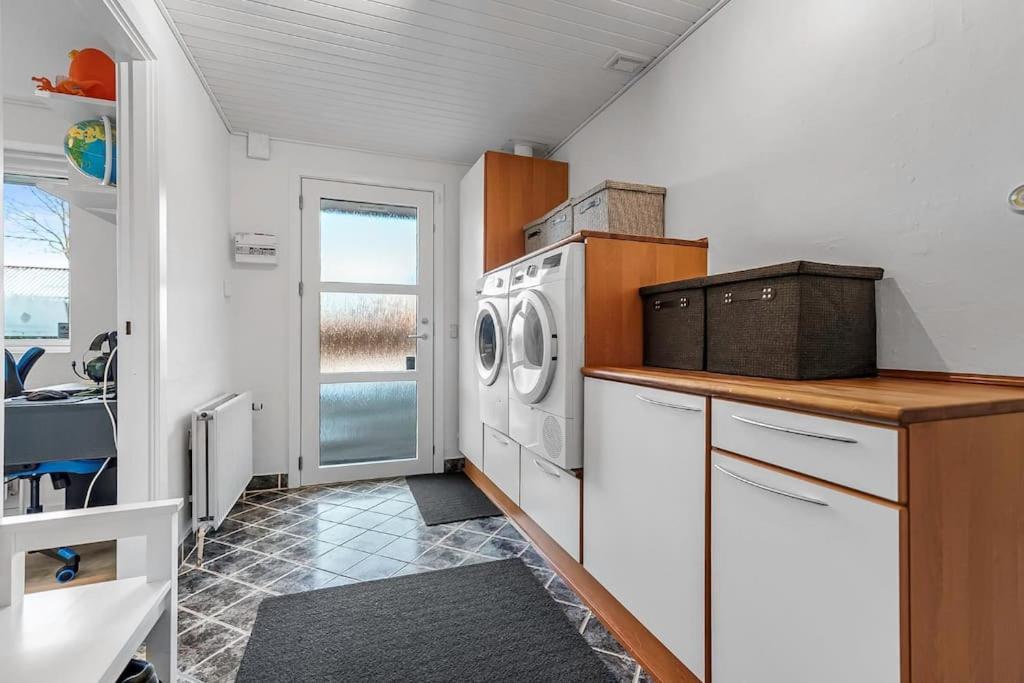Nice And Cozy Family House At Billund Center Bagian luar foto