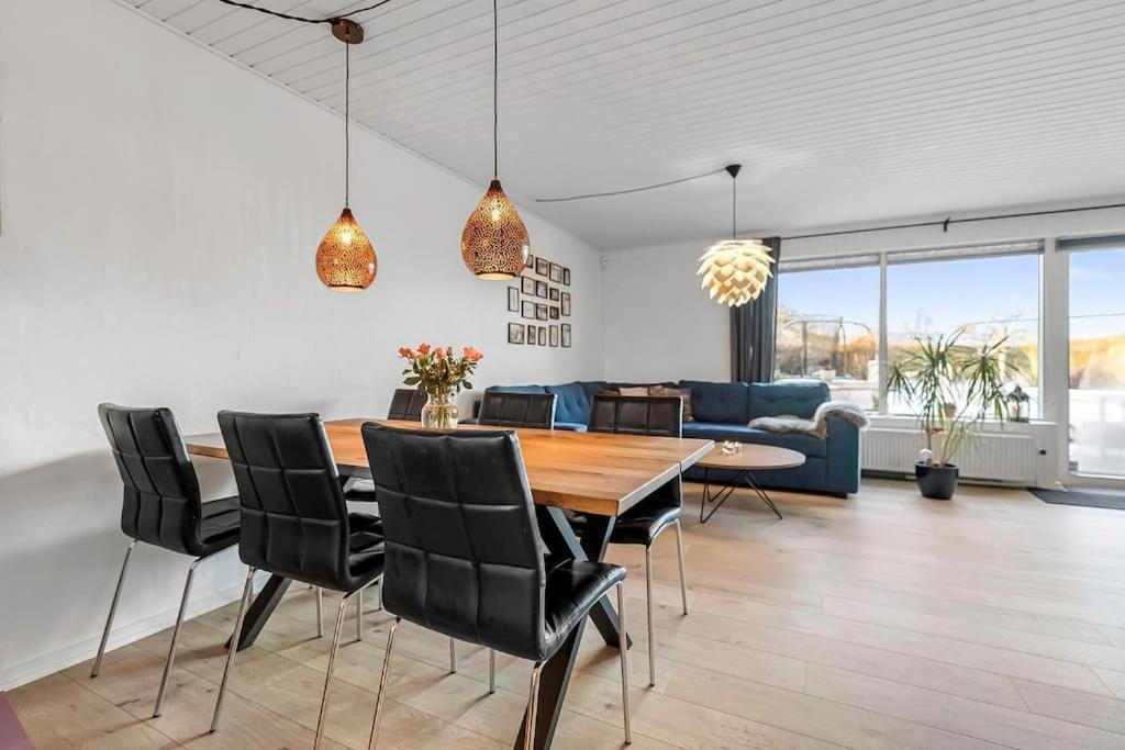 Nice And Cozy Family House At Billund Center Bagian luar foto